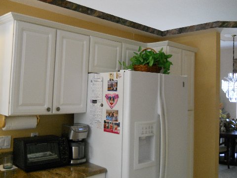 Cabinets before refacing by Kitchen Facelifts