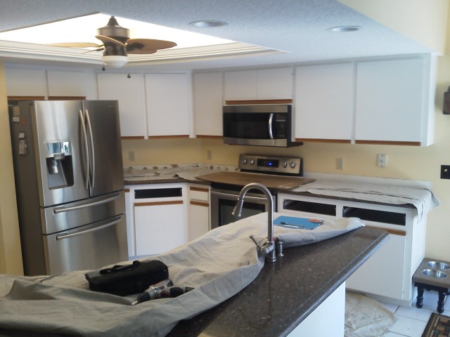 Before kitchen cabinet refacing by Kitchen Facelifts