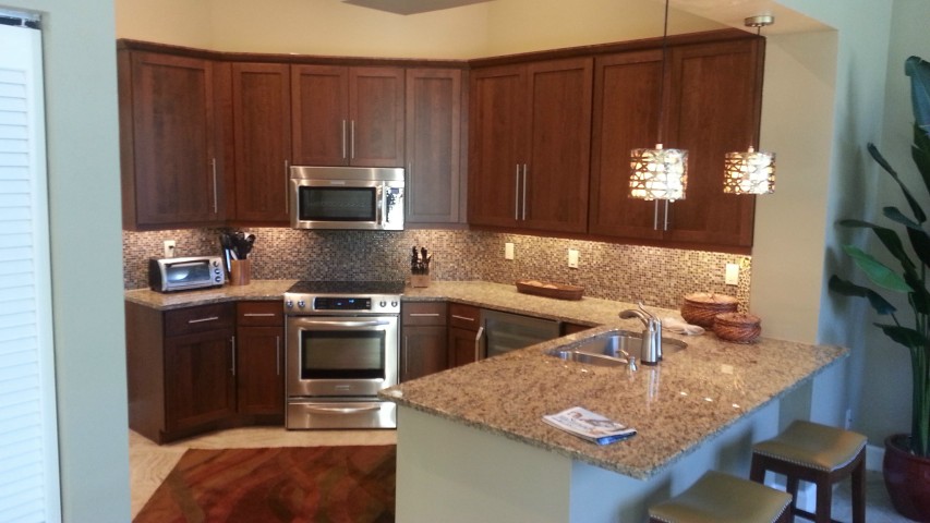 Kitchen cabinets after Kitchen Facelifts refacing